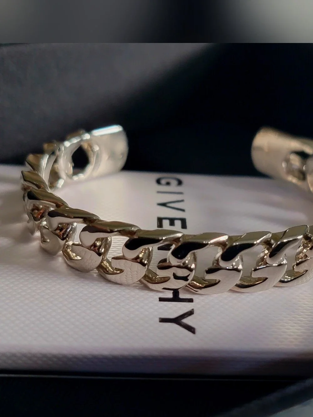 NWT Authentic Givenchy G Chain Bangle Bracelet – Silversmith Brass, Size 2